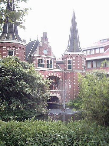 Tnmooi kasteeltje bij de ingang van Avifauna